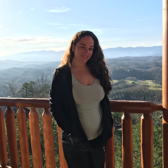 Meet your Posher, Marina - Picture 1 of 3